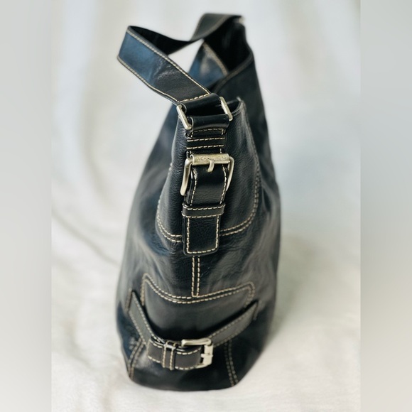 Michael Kors Black Leather Shoulder Bag - Picture 4 of 11